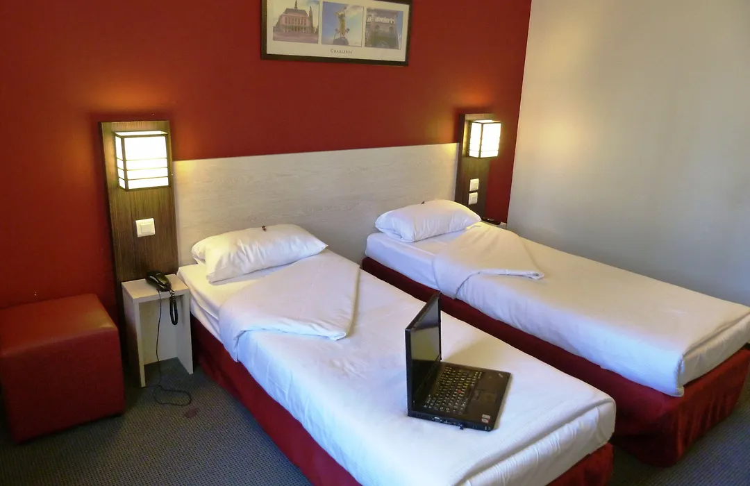 Dc Hotel Charleroi Airport-1
